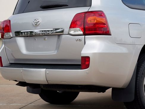 Used 2015 Toyota Land Cruiser AWD/4WD image 30