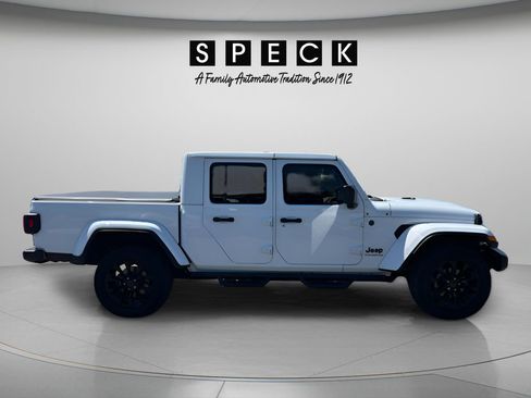 Used 2024 Jeep Gladiator Sport AWD/4WD image 6