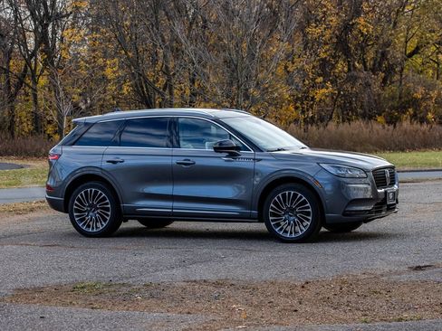Used 2021 Lincoln Corsair Reserve AWD/4WD image 3