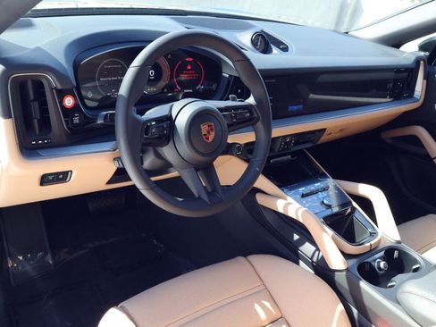 New 2026 Porsche Cayenne Coupe image 4