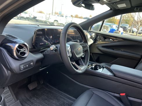 New 2025 Chevrolet Blazer EV LT image 16