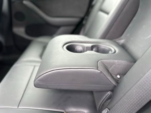 Used 2022 Tesla Model Y Long Range image 38