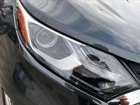 Used 2020 Chevrolet Equinox LS w/ LS Convenience Package image 26