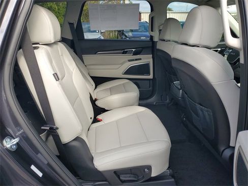 New 2025 Kia Telluride S image 12
