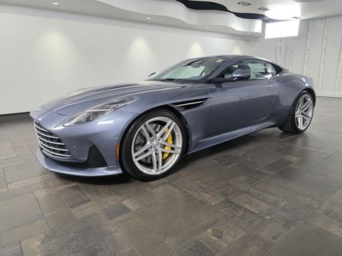 Used 2025 Aston Martin DB12 Coupe RWD image 25
