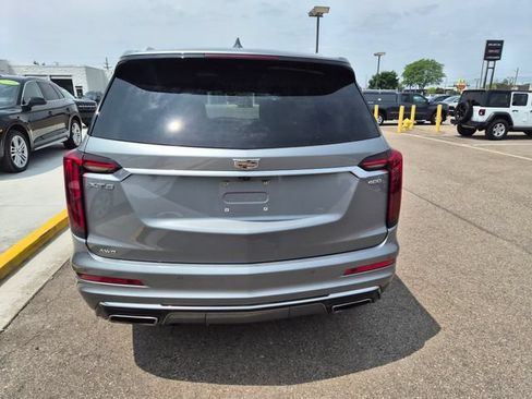 Used 2024 Cadillac XT6 Premium Luxury w/ LPO, Floor Liner Package AWD/4WD image 8