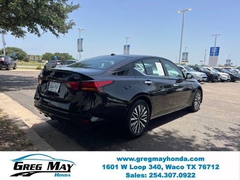 Used 2023 Nissan Altima 2.5 SV FWD image 8