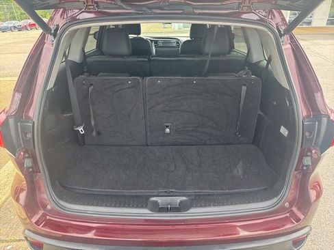 Used 2019 Toyota Highlander Plus image 11