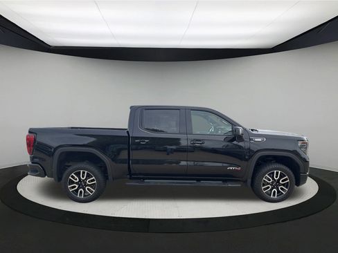 Used 2023 GMC Sierra 1500 AT4 w/ AT4 Premium Package image 4