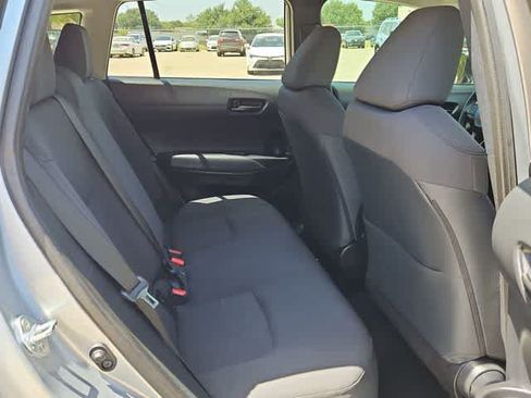 Used 2025 Toyota Corolla Cross LE FWD image 17