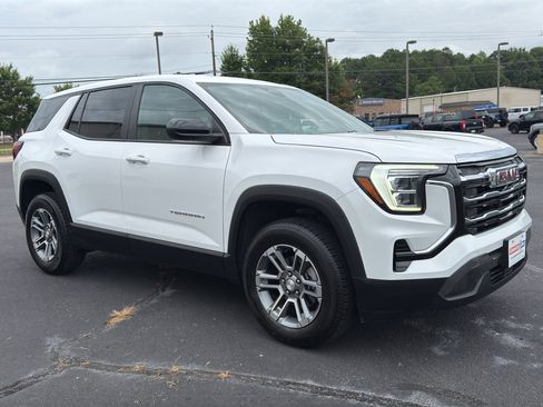 Used 2025 GMC Terrain Elevation FWD image 2