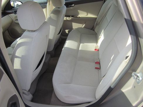 Used 2006 Chevrolet Impala LT w/ Preferred Equipment Group FWD image 12