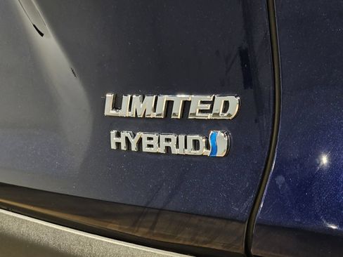 Used 2022 Toyota RAV4 Limited AWD/4WD image 40