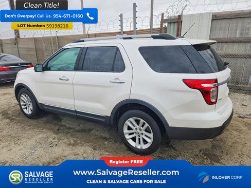Used 2014 Ford Explorer XLT w/ Equipment Group 202A FWD image 3