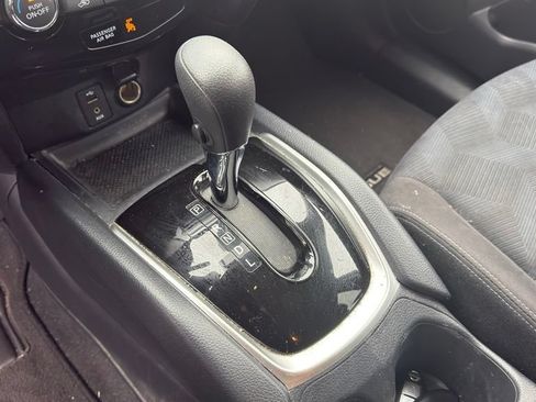 Used 2015 Nissan Rogue SV AWD/4WD image 14