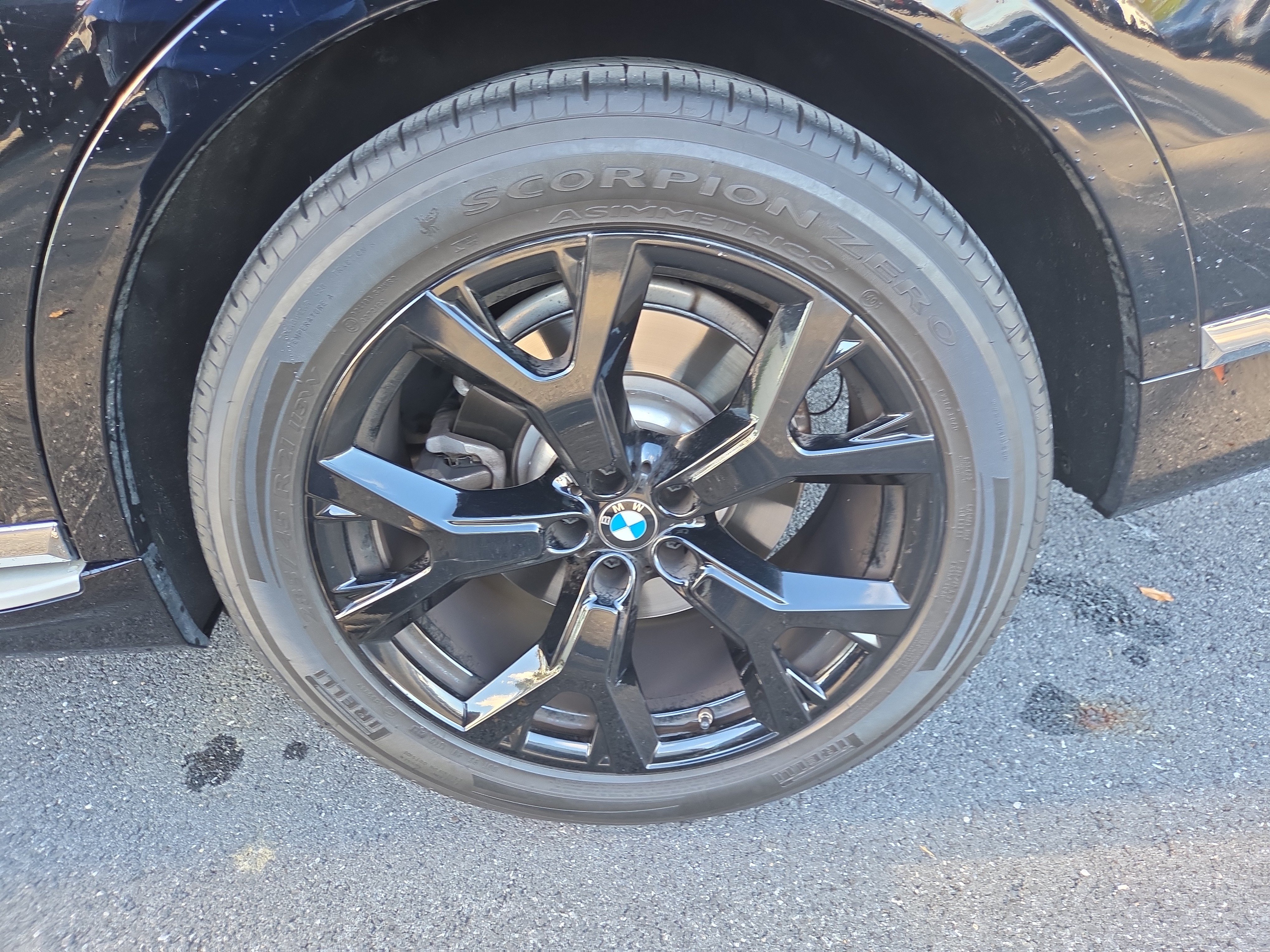 Used 2022 BMW X7 xDrive40i w/ Executive Package AWD/4WD image 28