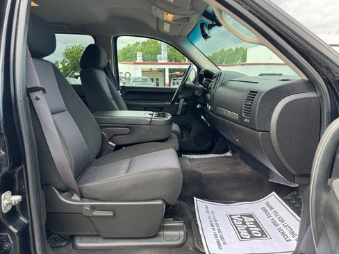Used 2010 Chevrolet Silverado 2500 LT AWD/4WD image 18