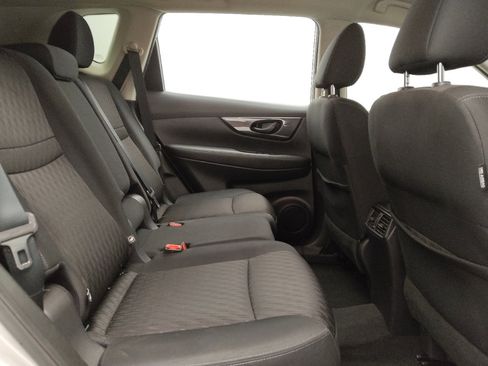 Used 2019 Nissan Rogue S image 19