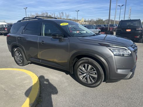 Used 2022 Nissan Pathfinder SL image 5