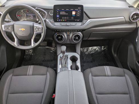 Used 2025 Chevrolet Blazer LT image 9