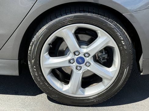 Used 2015 Ford Fusion SE w/ Equipment Group 201A FWD image 14