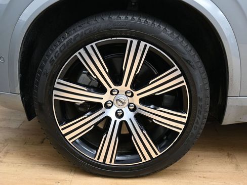 Used 2024 Volvo XC90 T8 Plus AWD/4WD image 12