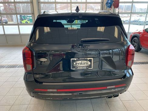 Used 2024 Hyundai Palisade Calligraphy image 16