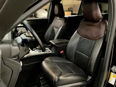 Certified 2022 Ford Explorer Platinum w/ Equipment Group 601A image 23