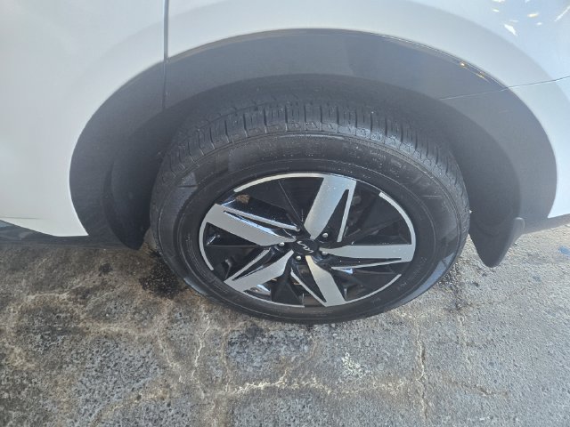 Used 2022 Kia Sorento S w/ Panoramic Sunroof Package FWD image 23