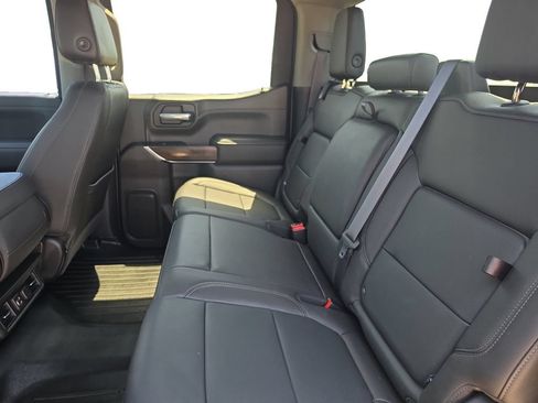 Used 2021 GMC Sierra 1500 SLT w/ X31 Off-Road Package AWD/4WD image 16