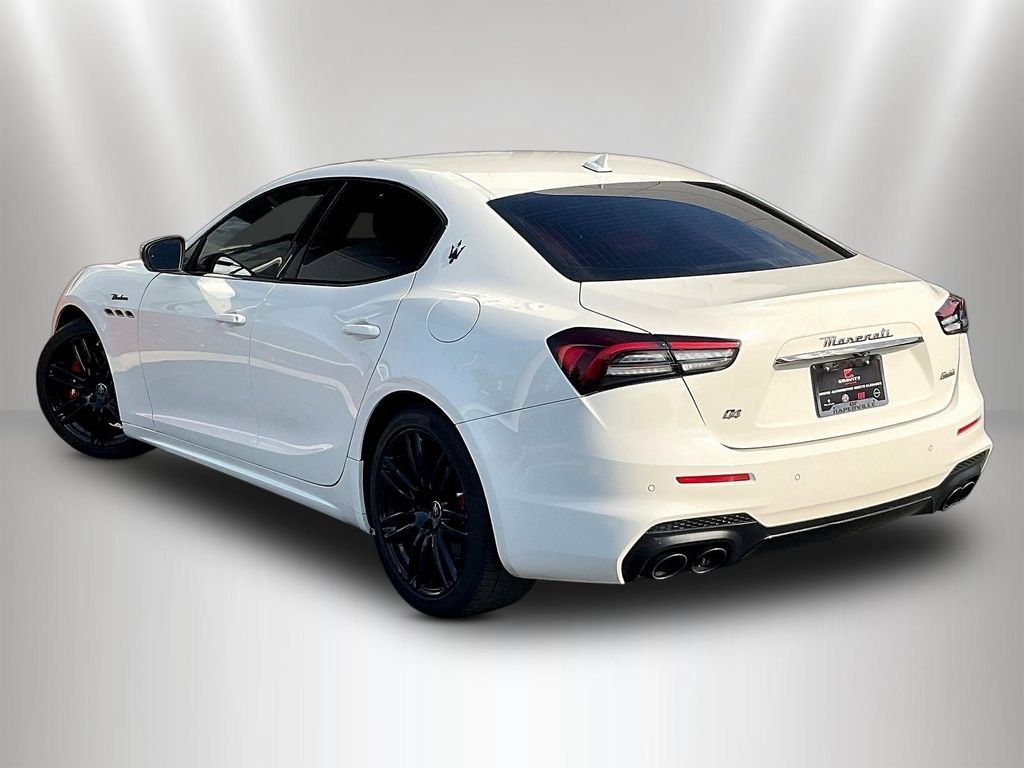 Used 2022 Maserati Ghibli Modena Q4 AWD/4WD image 4