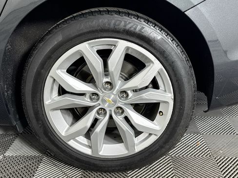 Used 2018 Chevrolet Impala LT FWD image 35