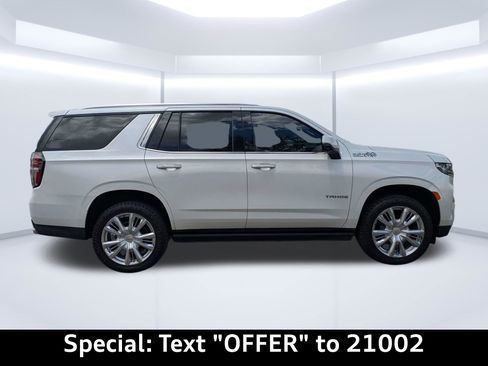 Used 2021 Chevrolet Tahoe High Country w/ Premium Package AWD/4WD image 2