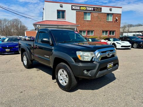 Used 2012 Toyota Tacoma 4x4 Regular Cab image 3