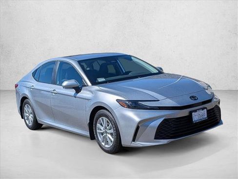 Used 2026 Toyota Camry LE FWD image 3