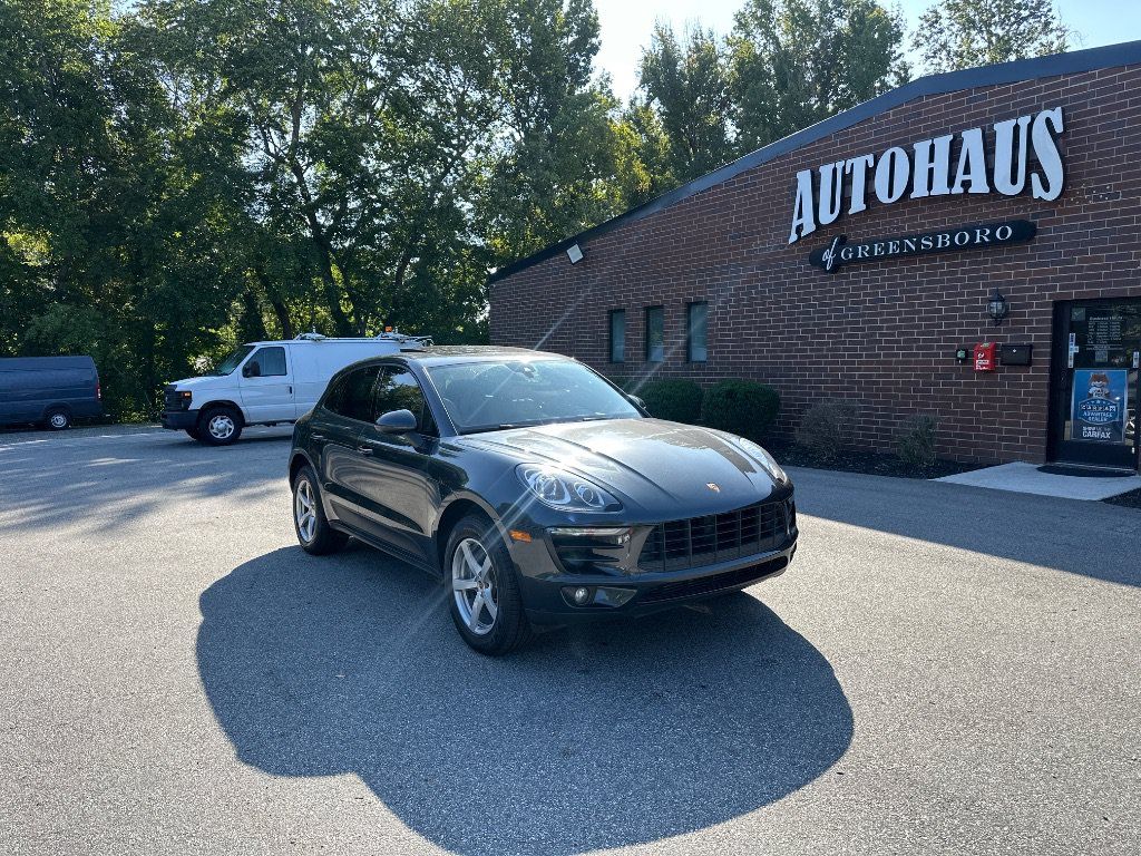 Used 2018 Porsche Macan AWD/4WD image 1
