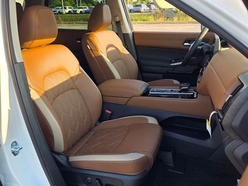 New 2026 Nissan Pathfinder Platinum w/ Cargo Package FWD image 18
