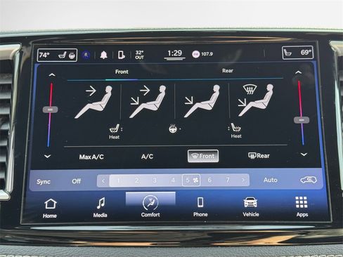 Certified 2022 Chrysler Pacifica Touring-L w/ S Appearance Package image 18