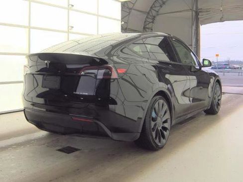 Used 2023 Tesla Model Y Performance AWD/4WD image 2