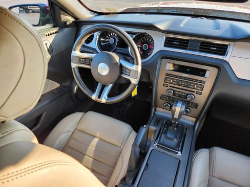 Used 2014 Ford Mustang Premium image 14