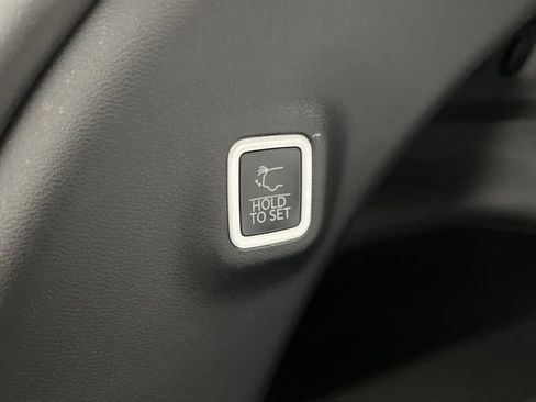 Used 2024 Jeep Wagoneer Launch Edition image 16