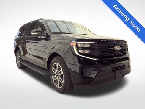 Used 2025 Ford Expedition Max Active AWD/4WD image 1