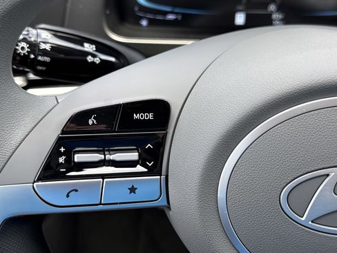 New 2026 Hyundai Elantra SE FWD image 19