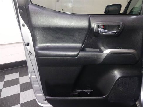 Used 2019 Toyota Tacoma Limited AWD/4WD image 24