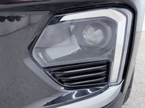 Used 2022 Chevrolet Traverse LT FWD image 8