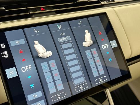 New 2025 Land Rover Range Rover SE image 18