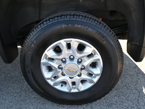 Used 2025 Chevrolet Silverado 2500 LT w/ Texas Edition image 10