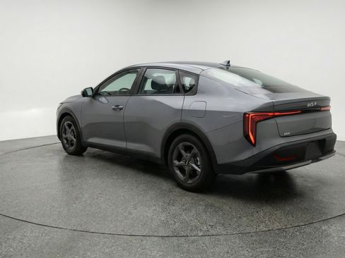 Used 2025 Kia K4 LXS image 6