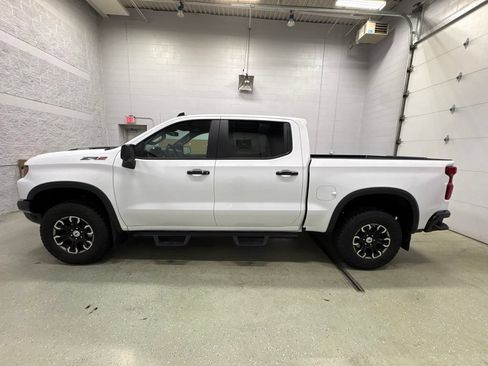 Used 2024 Chevrolet Silverado 1500 ZR2 AWD/4WD image 8