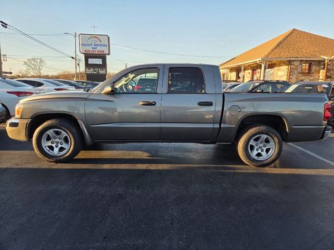 Used 2005 Dodge Dakota SLT image 3